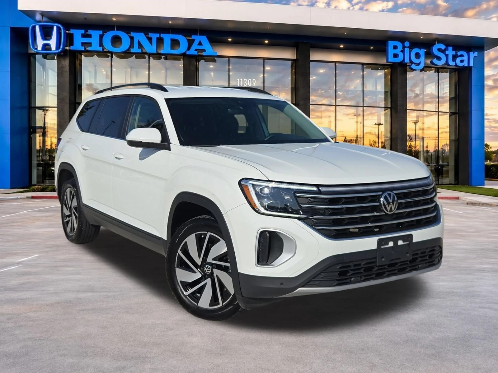 2025 Volkswagen Atlas SE w/Tech