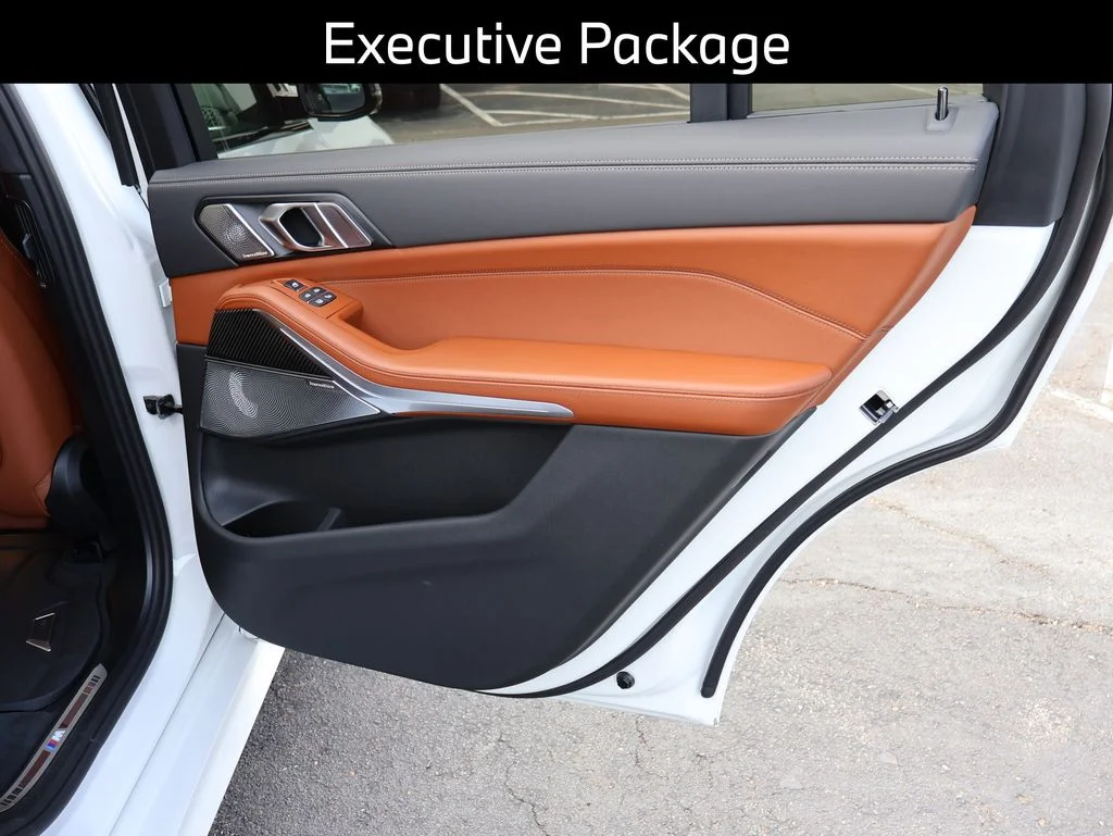 New 2026 White BMW M60i image 9