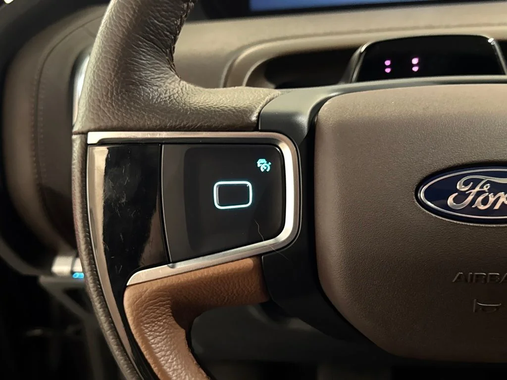 Certified Used 2025 Gray Ford King Ranch image 23