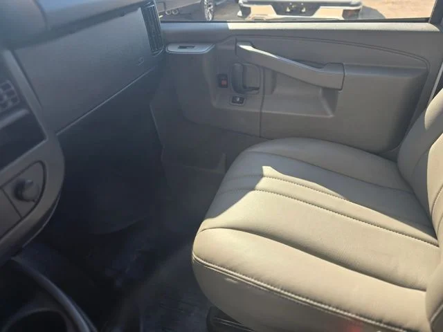 2025 Chevrolet Express Cargo Work Van - Photo 16