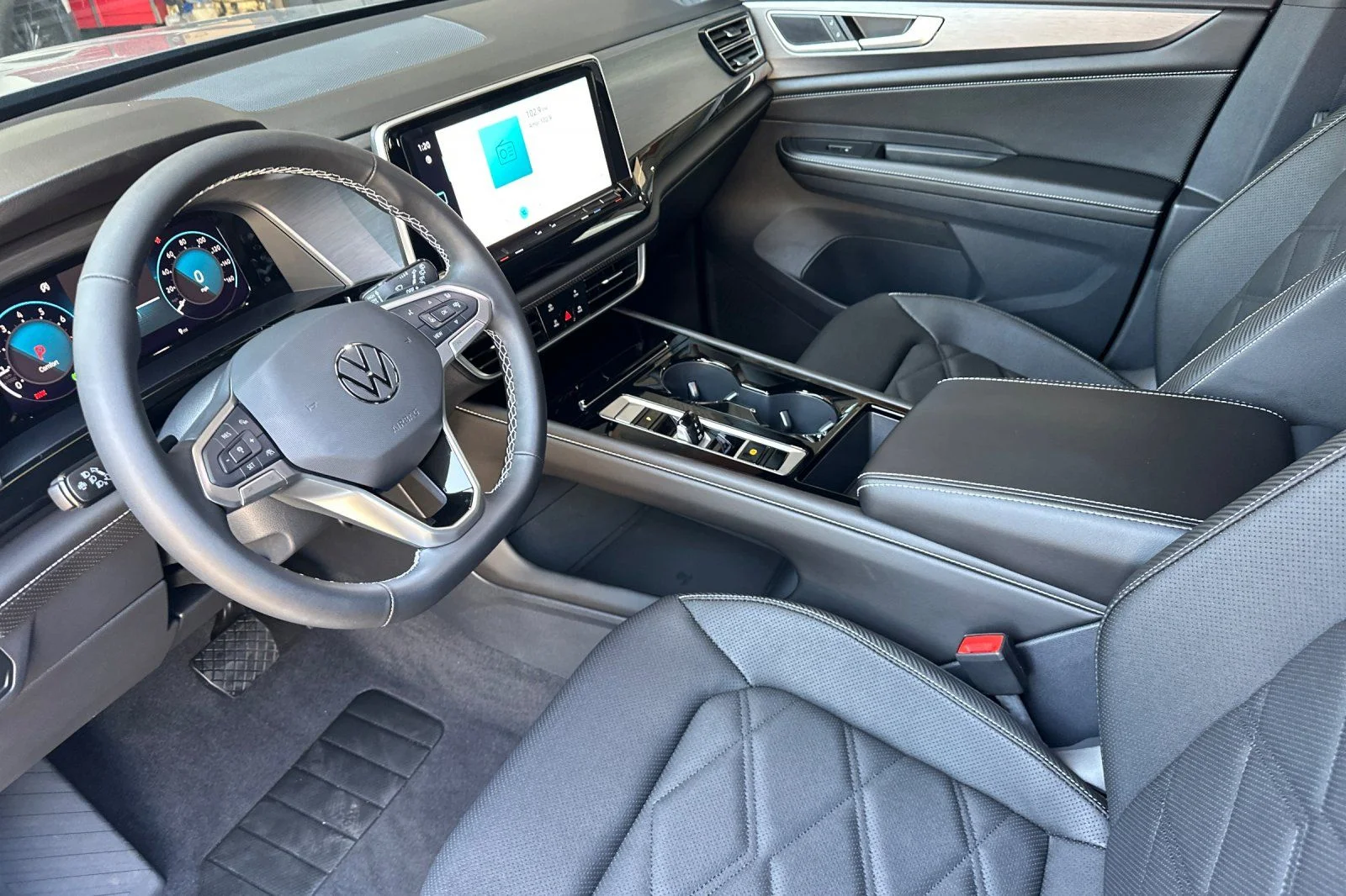 New 2026 Silver Volkswagen SE w/Technology image 8