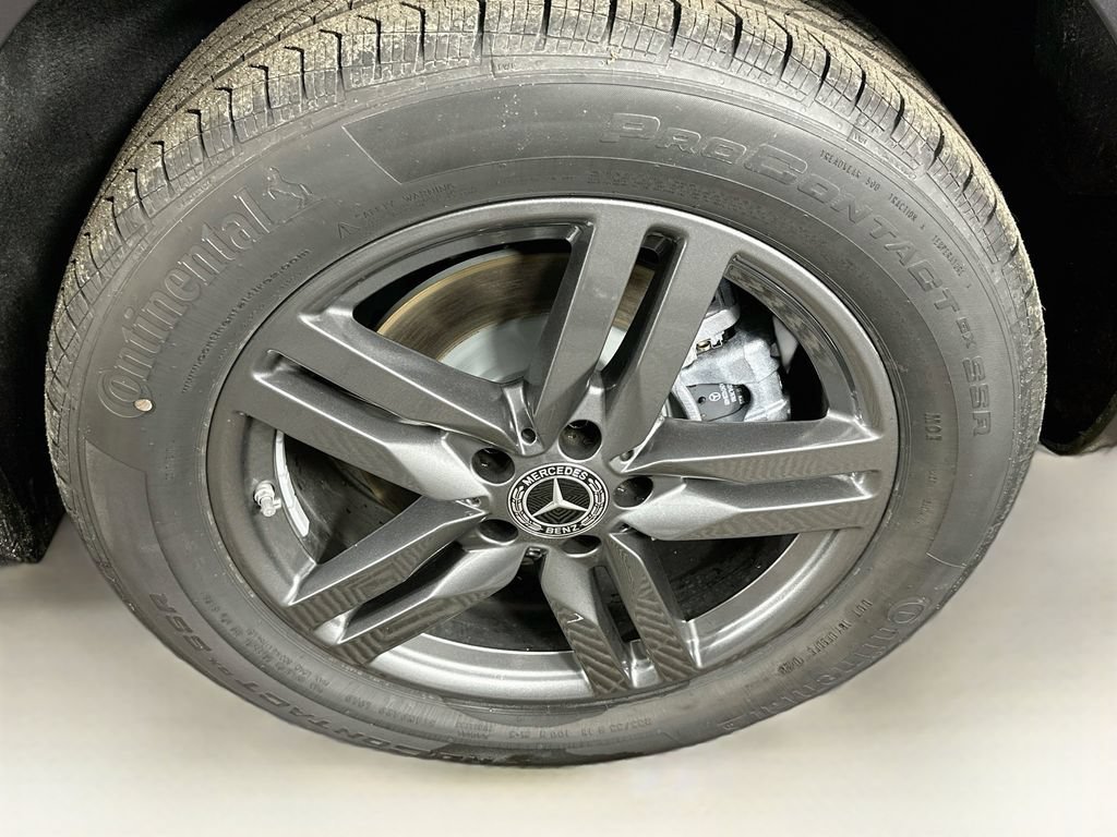 New 2026 Mountain Grey Metallic Mercedes-Benz GLB 250 image 61
