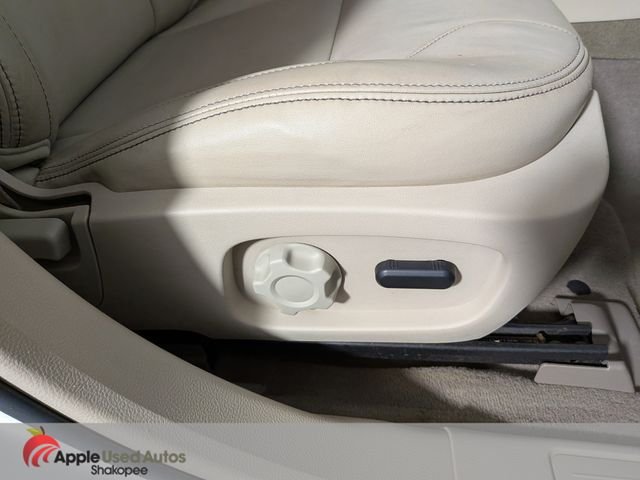 Used 2010 White Ford SEL image 37