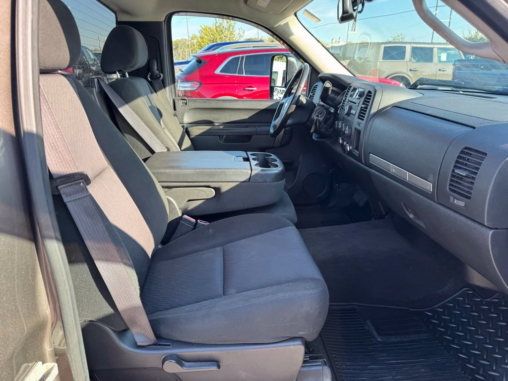 Used 2013 Mocha Steel Metallic Chevrolet LT image 28
