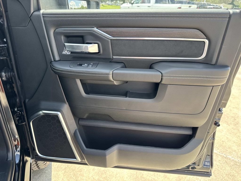 2026 RAM 2500 Laramie - Photo 26
