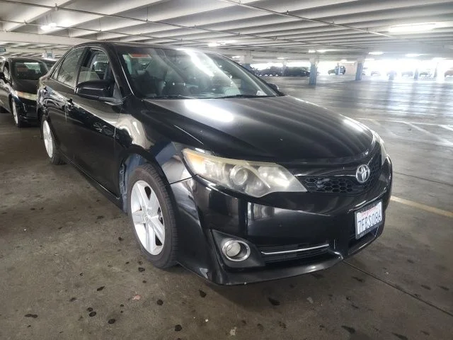 Used 2014 Black Toyota SE image 1
