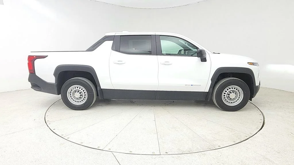 New 2024 Summit White Chevrolet Work Truck image 9