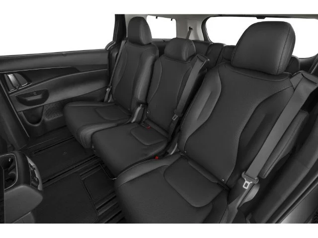 Used 2025 Snow White Pearl Kia SX Prestige image 8