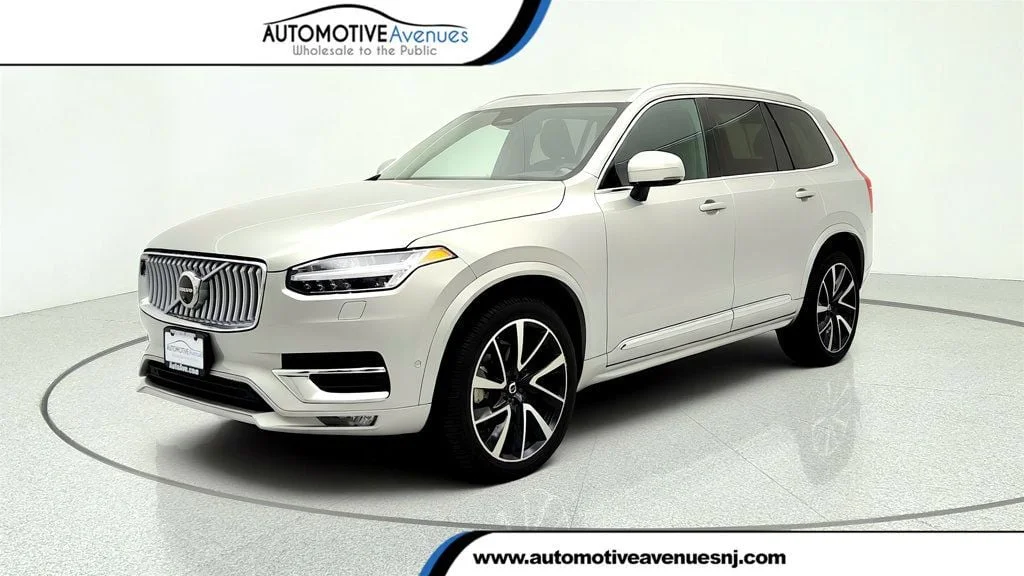 2024 Volvo XC90 B6 Plus 6-Seater Bright theme 4WD's photo