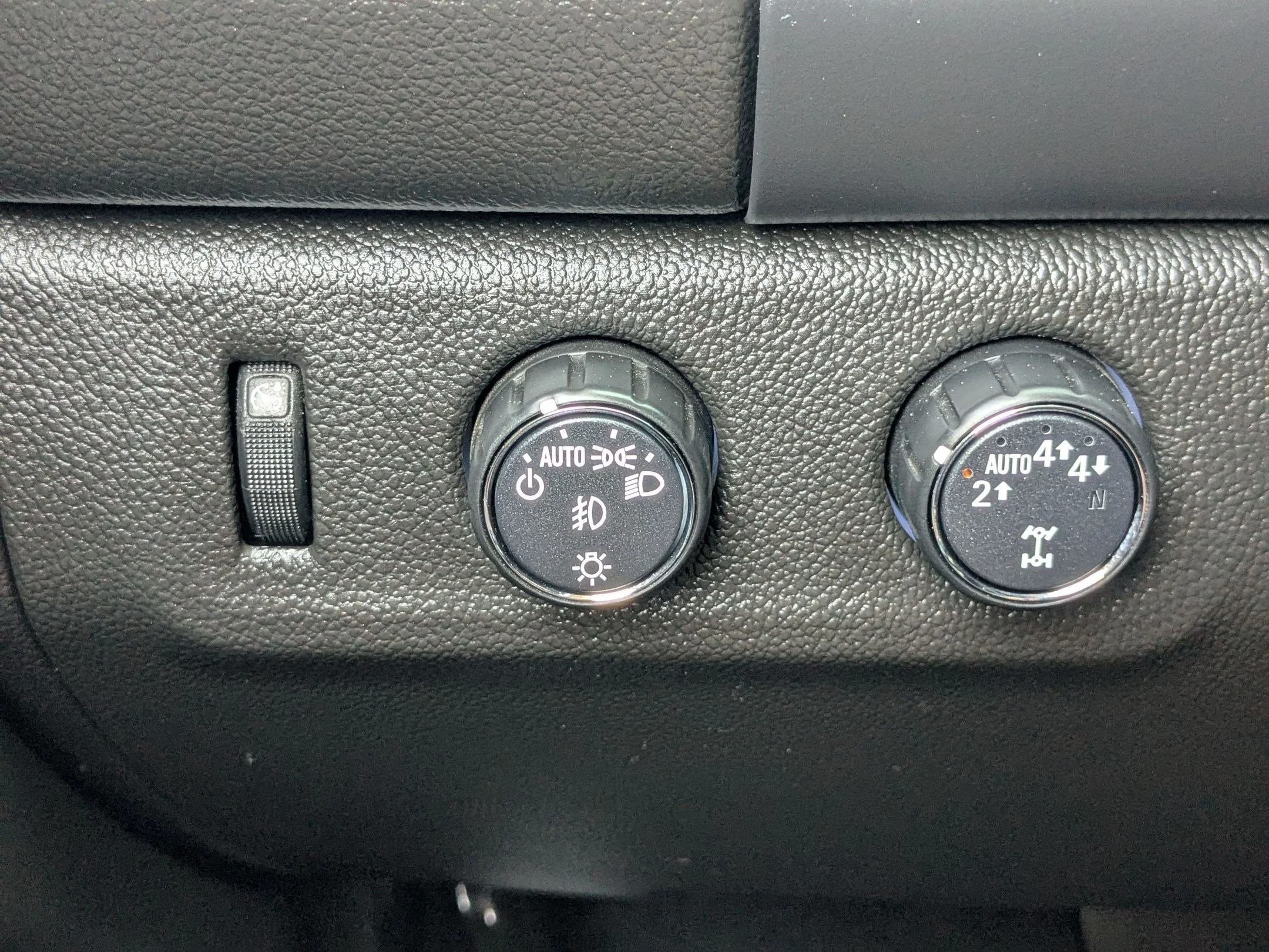 Used 2021 Satin Steel Metallic GMC 4WD AT4 w/Leather image 20
