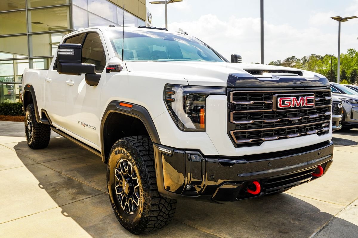 Used 2026 White GMC AT4X image 4