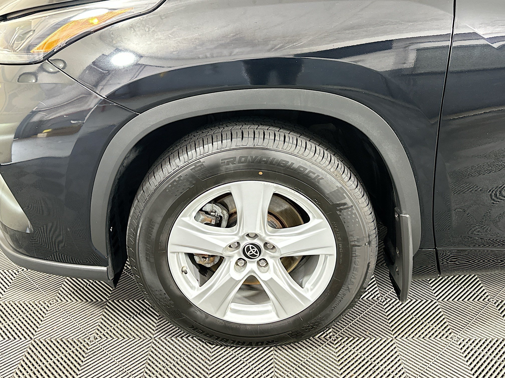 Used 2023 Midnight Black Metallic Toyota LE image 11