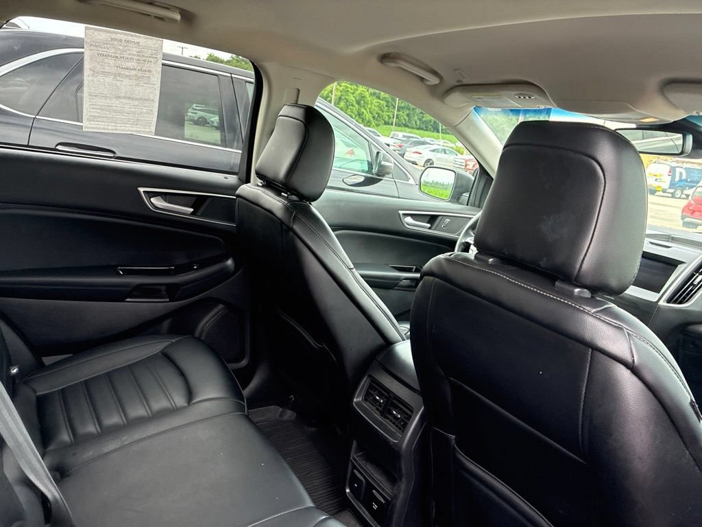 Used 2020 Grey Ford SEL image 19