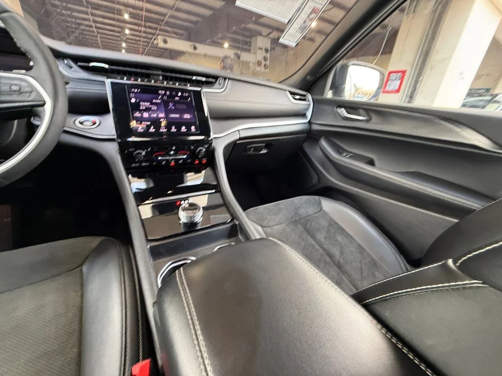 2025 Jeep Grand Cherokee Altitude - Photo 15