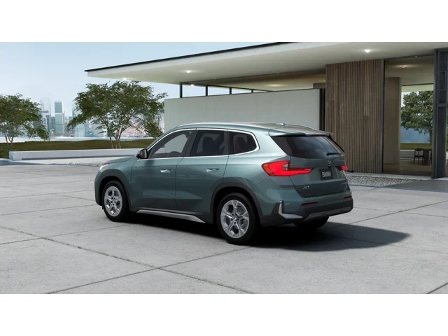New 2027 Cape York Green Metallic BMW xDrive28i image 2