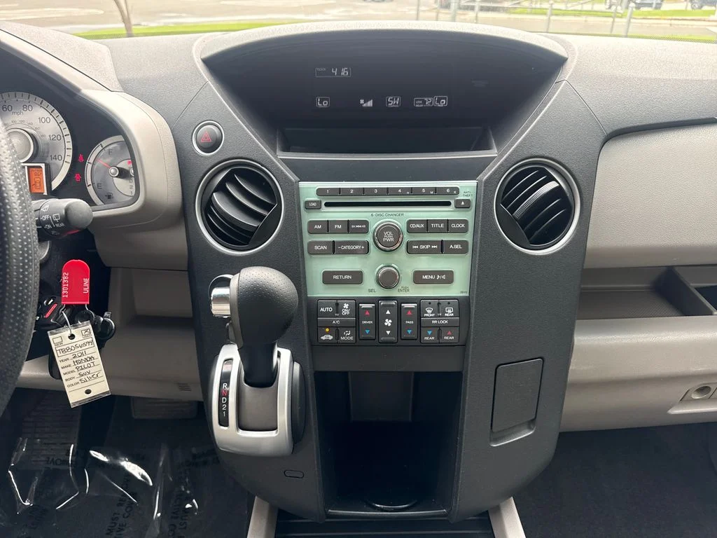 Used 2011 Crystal Black Pearl Honda EX image 18