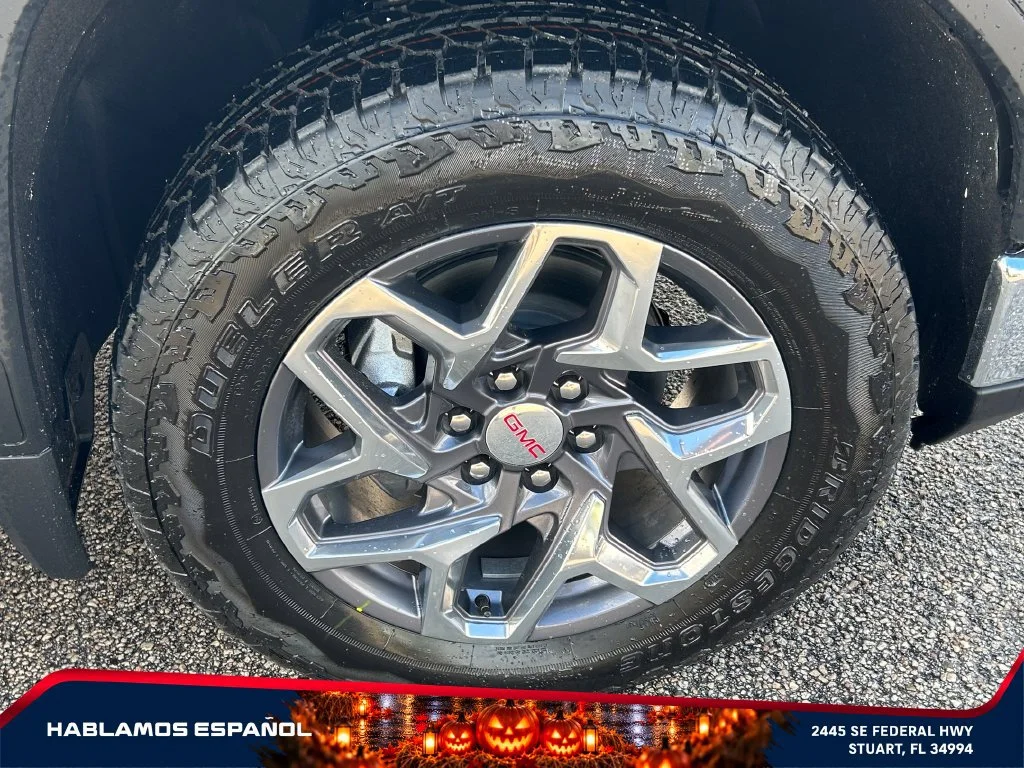 New 2026 Summit White GMC SLT image 18