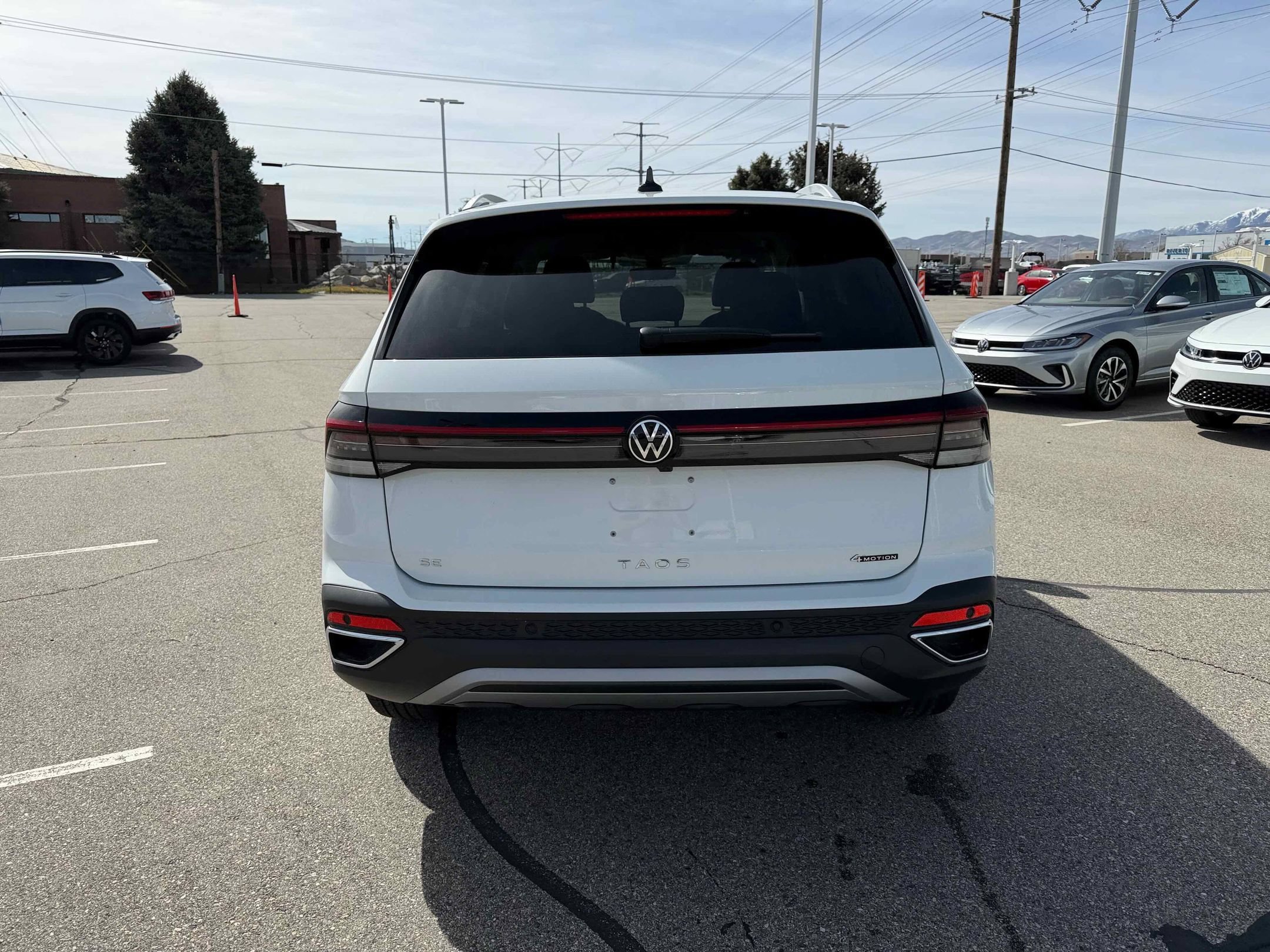 New 2026 Pure White Volkswagen SE image 7