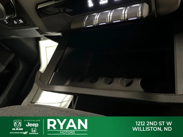 New 2026 Diamond Black Crystal Pearl-Coat Exterior Paint RAM Warlock image 42