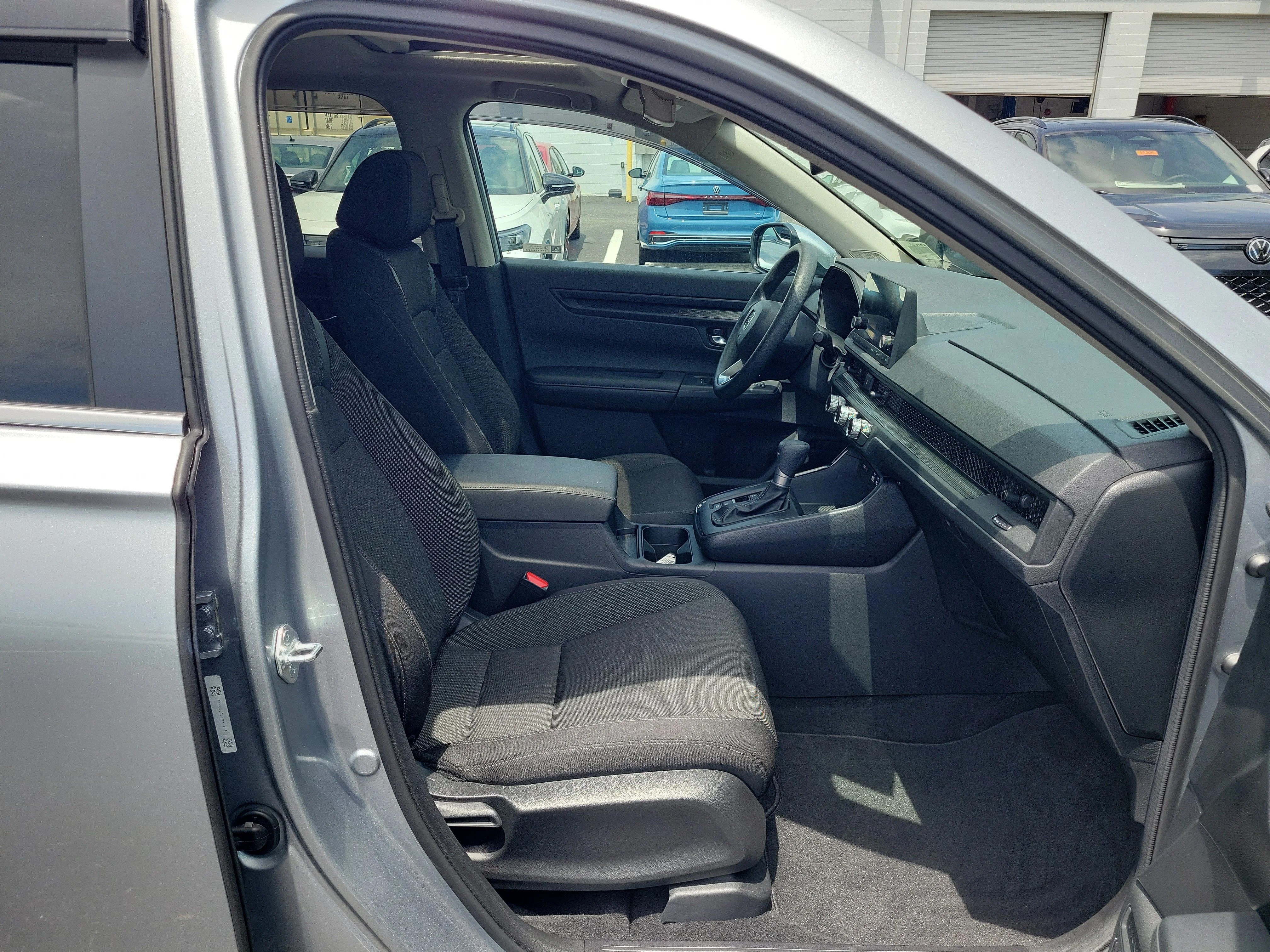 2025 Honda CR-V EX - Photo 8
