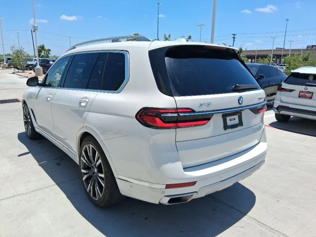 Used 2023 White BMW xDrive40i image 4