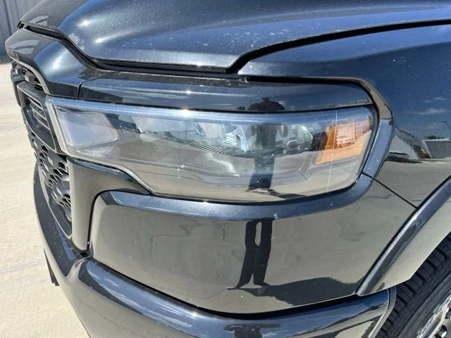 New 2026 Diamond Black Crystal Pearl-Coat Exterior Paint RAM Big Horn/Lone Star image 13