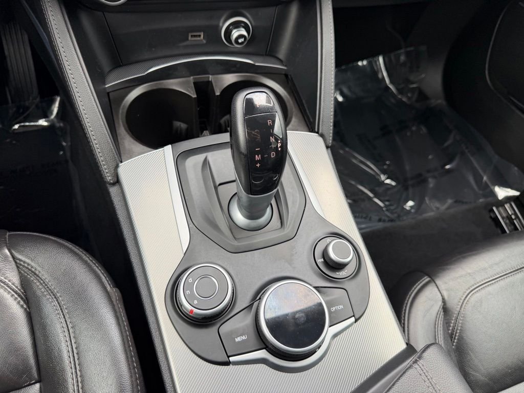 Used 2018 Vulcano Black Metallic Alfa Romeo Base image 25
