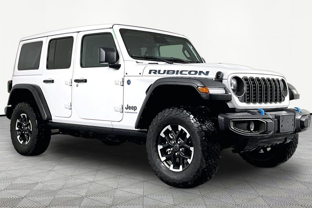 Used 2025 White Jeep Rubicon image 3
