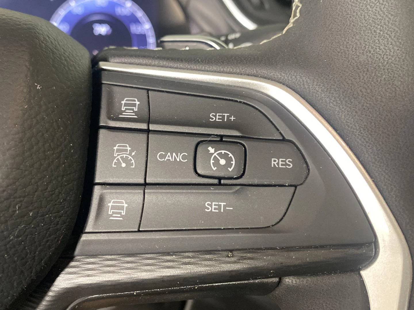 Used 2026 Diamond Black Crystal Pearlcoat Jeep Laredo X image 18