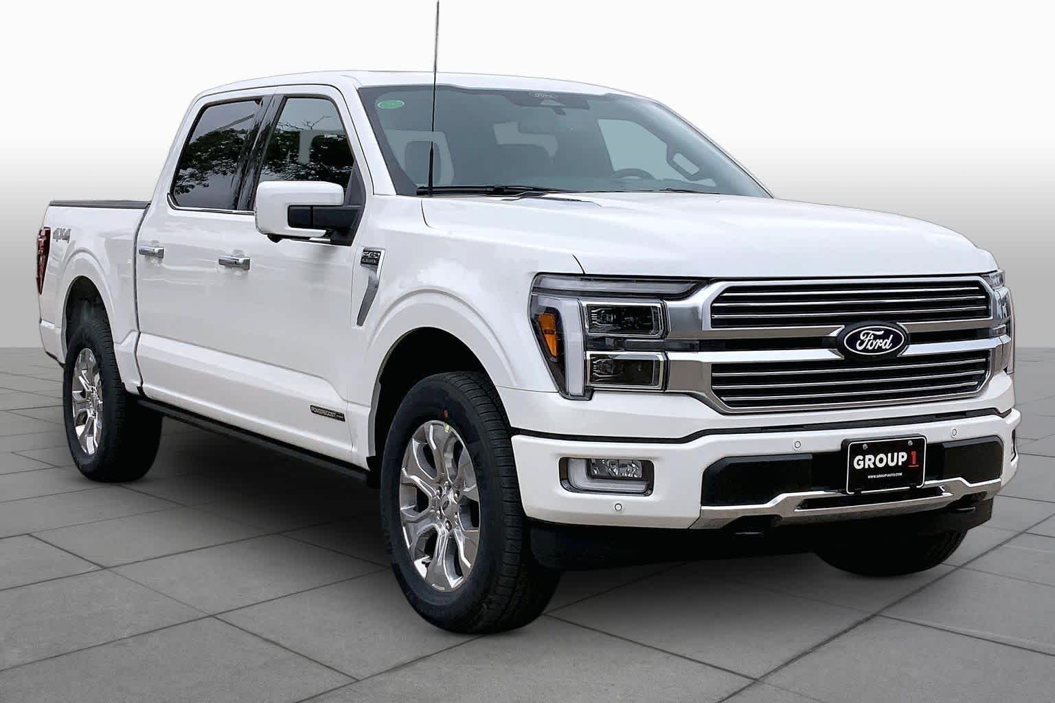 New 2026 Star White Metallic Tri-Coat Ford Platinum® image 2