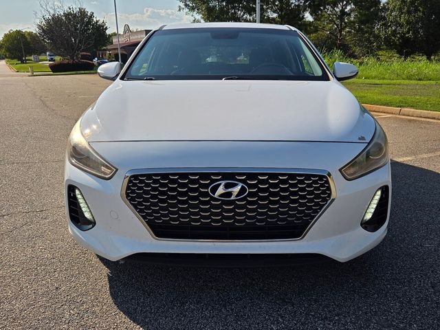 Used 2018 White Hyundai Base image 2