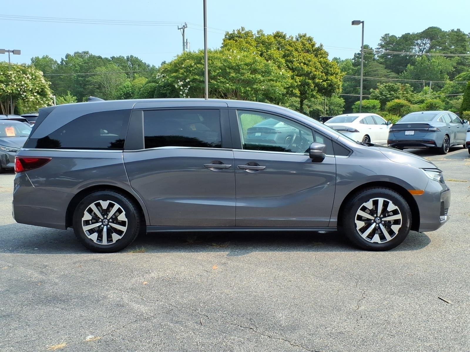 Used 2025 Crystal Black Pearl Honda EX-L image 6