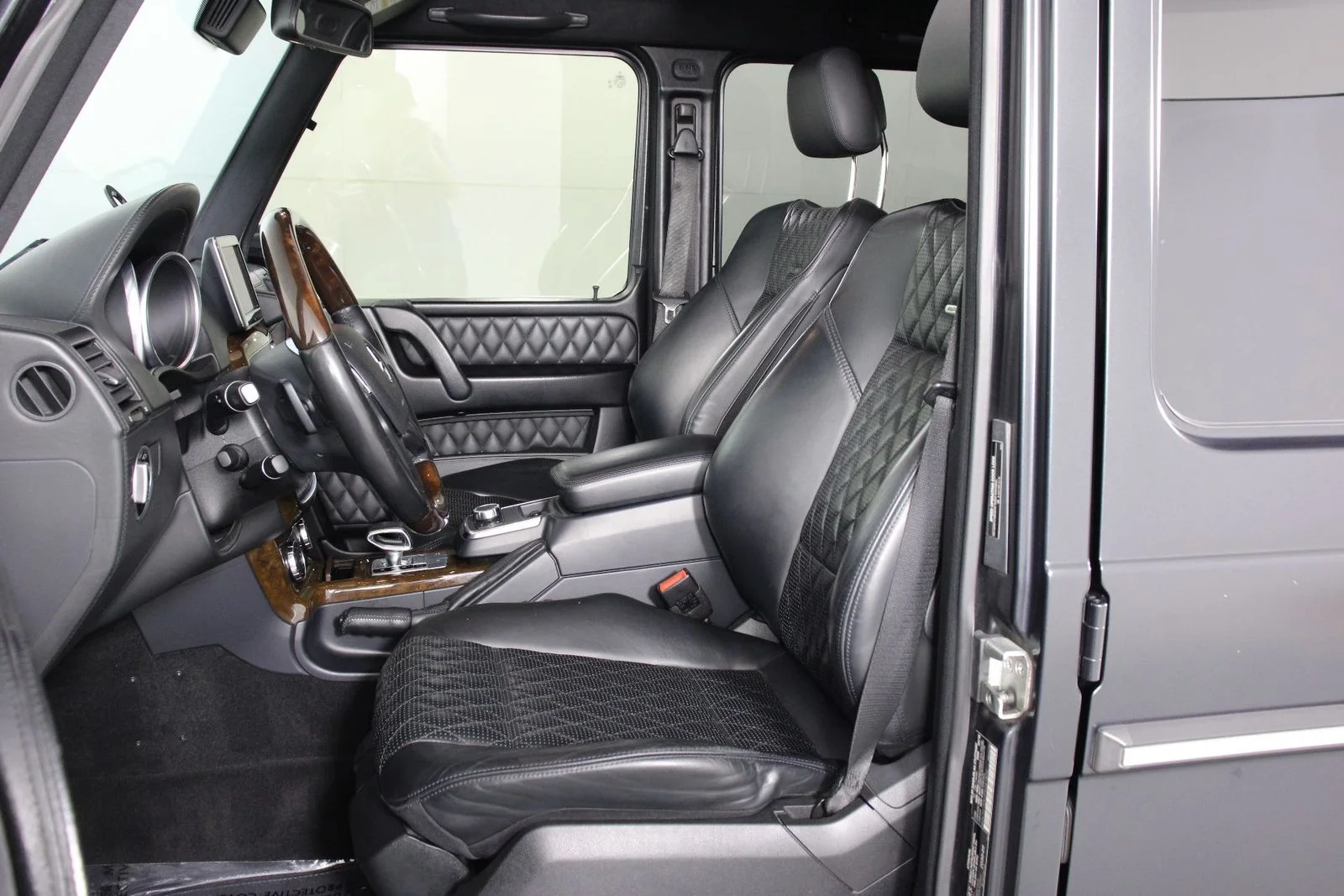 Used 2015 designo Magno Night Black Mercedes-Benz G 63 AMG® image 31