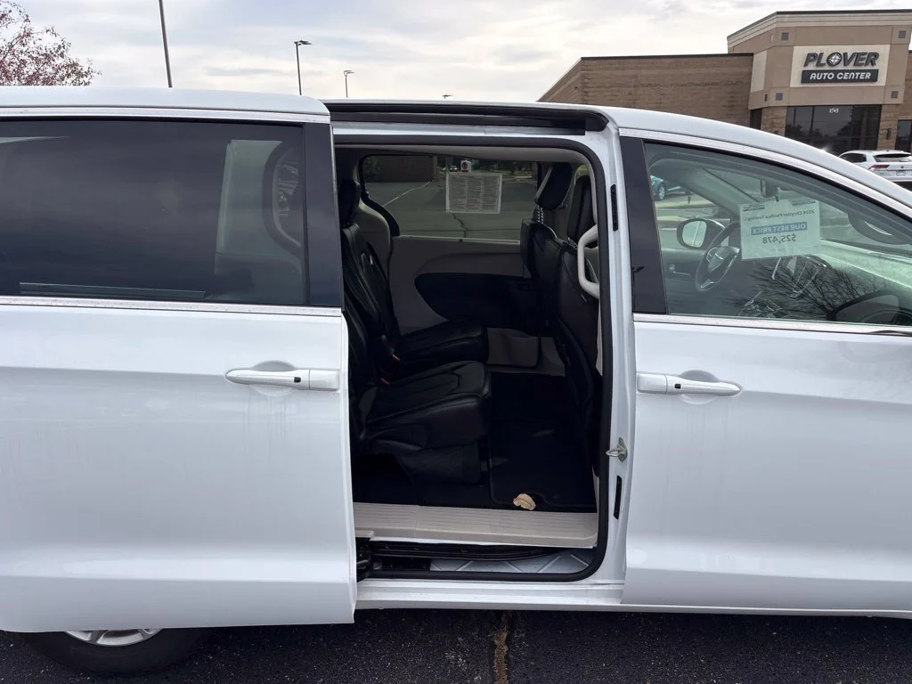 Used 2024 Bright White Clearcoat Chrysler Touring L image 29