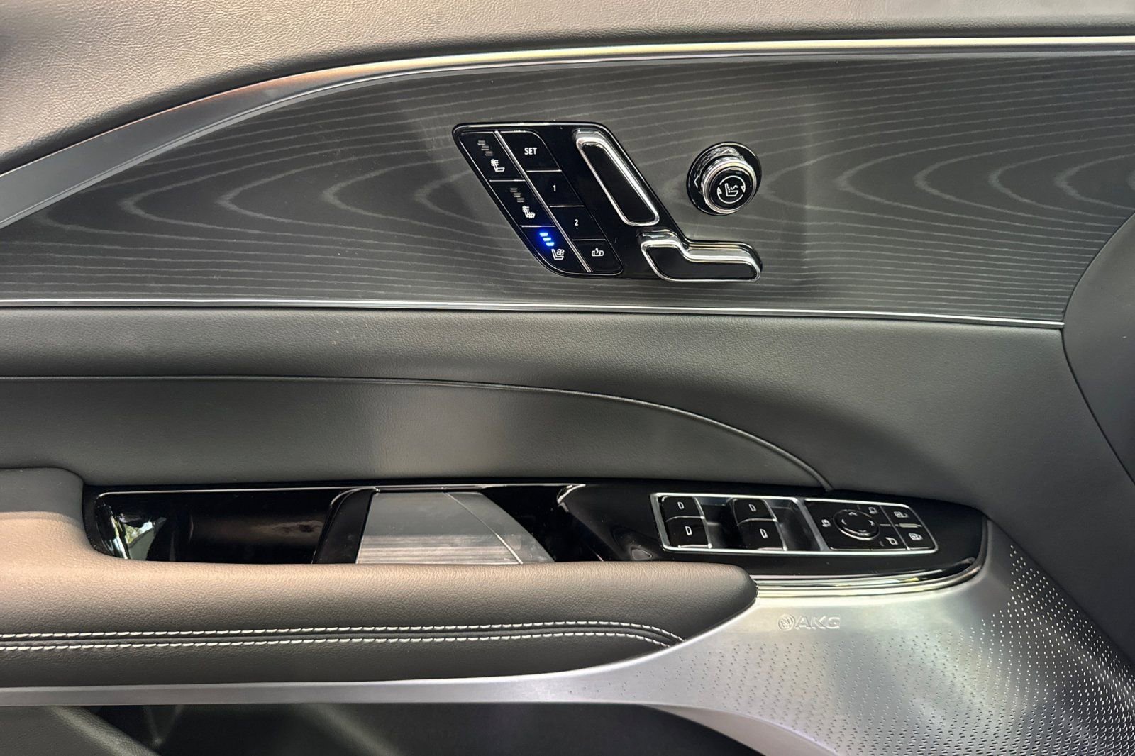 2026 Cadillac LYRIQ V - Photo 11