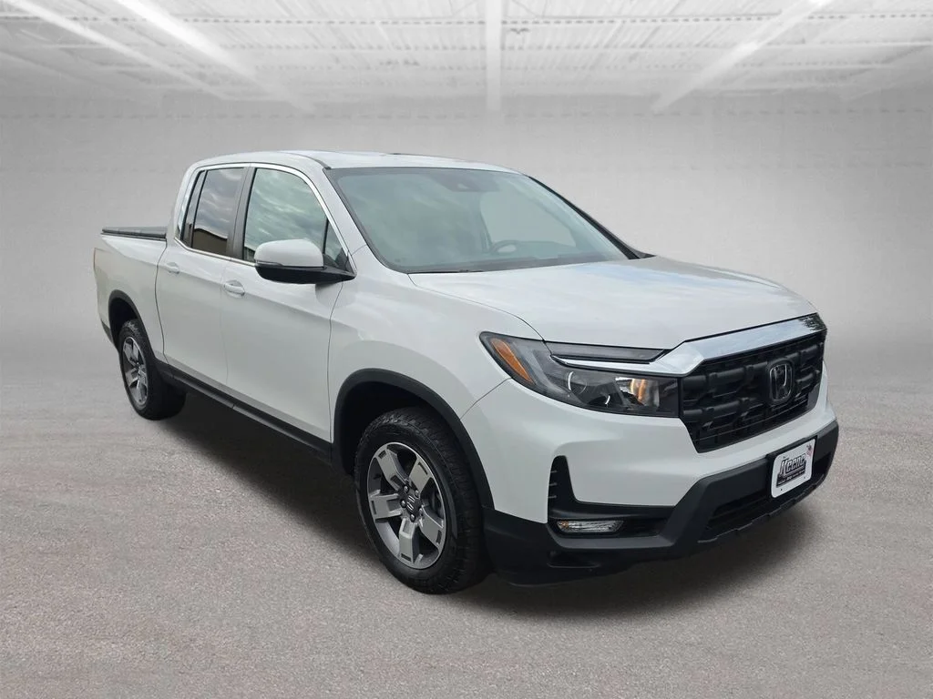 Used 2024 White Honda RTL image 8