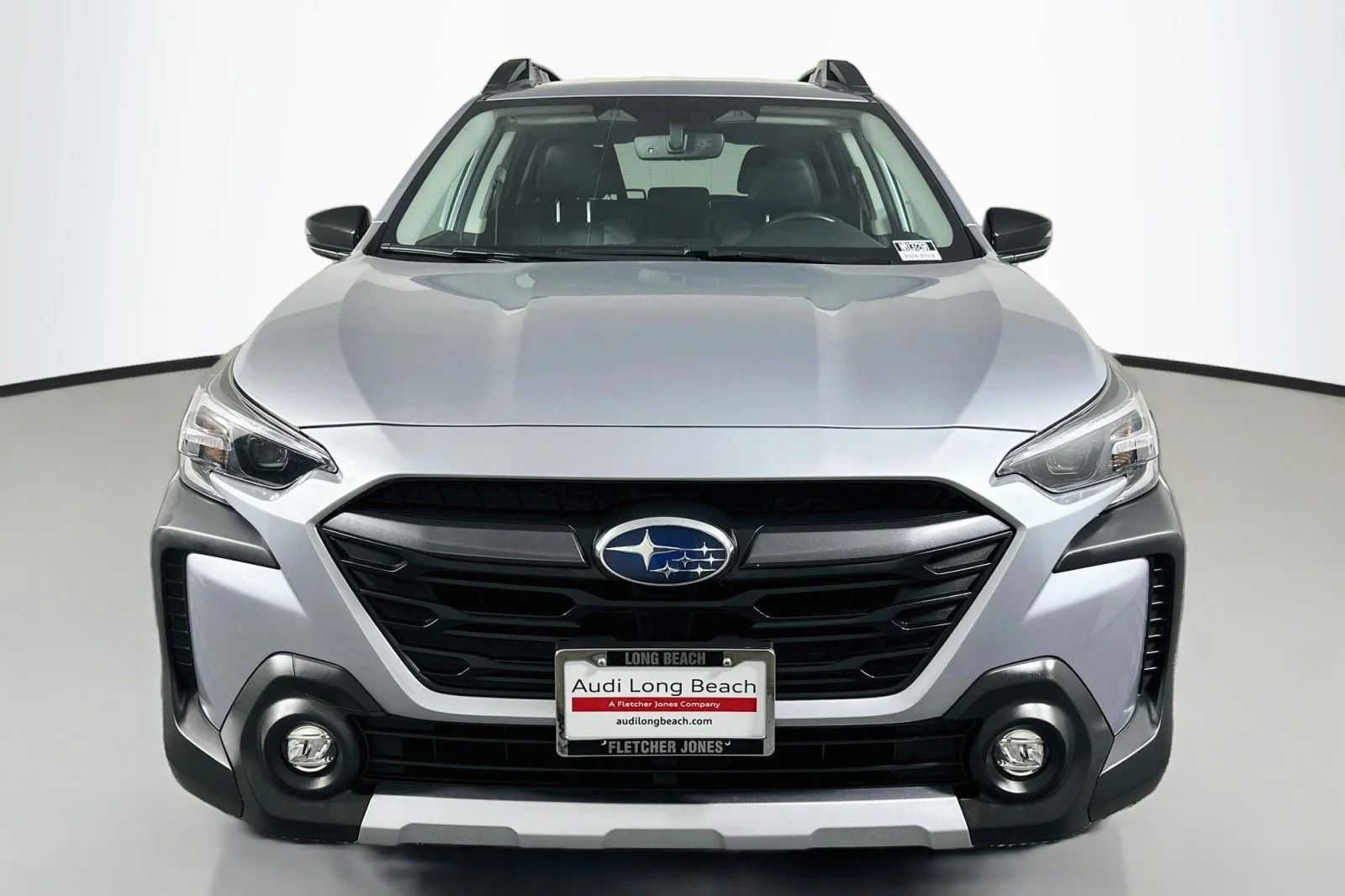 Used 2024 Ice Silver Metallic Subaru Limited image 2