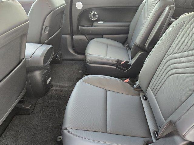New 2026 Silver Hyundai SEL FWD image 41