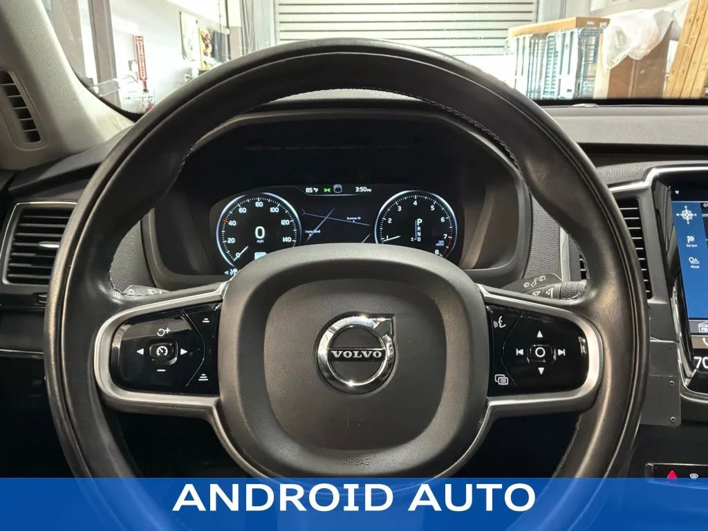 Used 2020 Blue Volvo T6 Momentum image 12