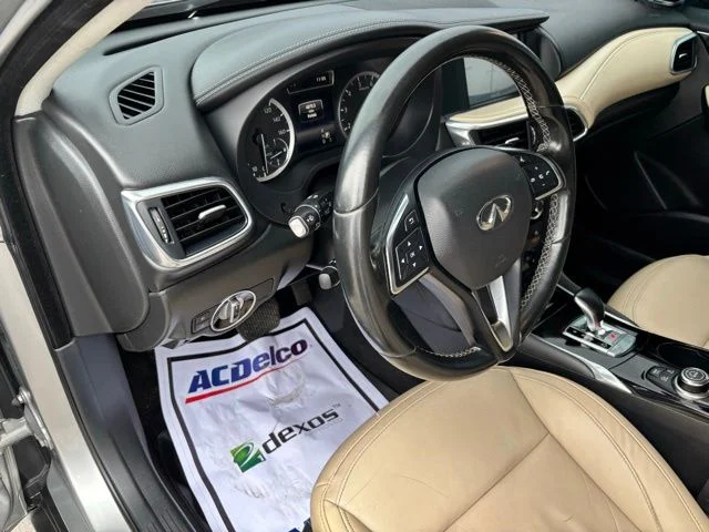 Used 2017 Silver INFINITI Premium image 13