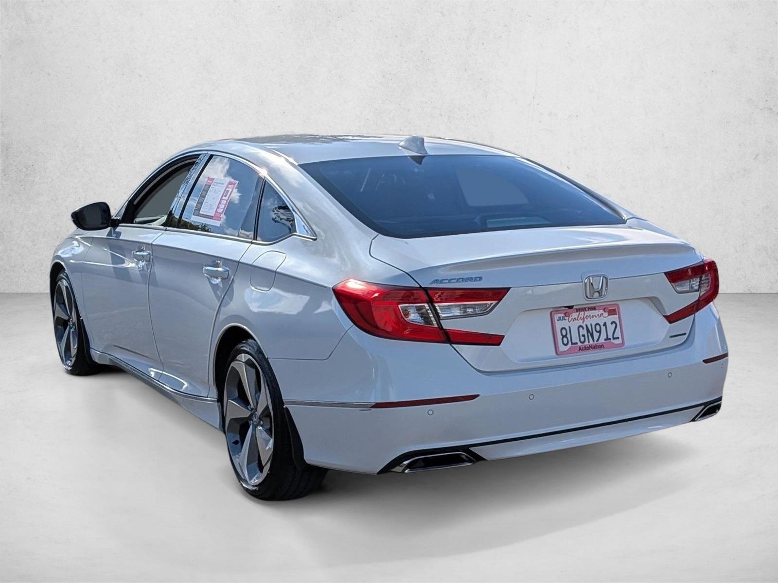 Used 2018 White Honda Touring 1.5T image 8