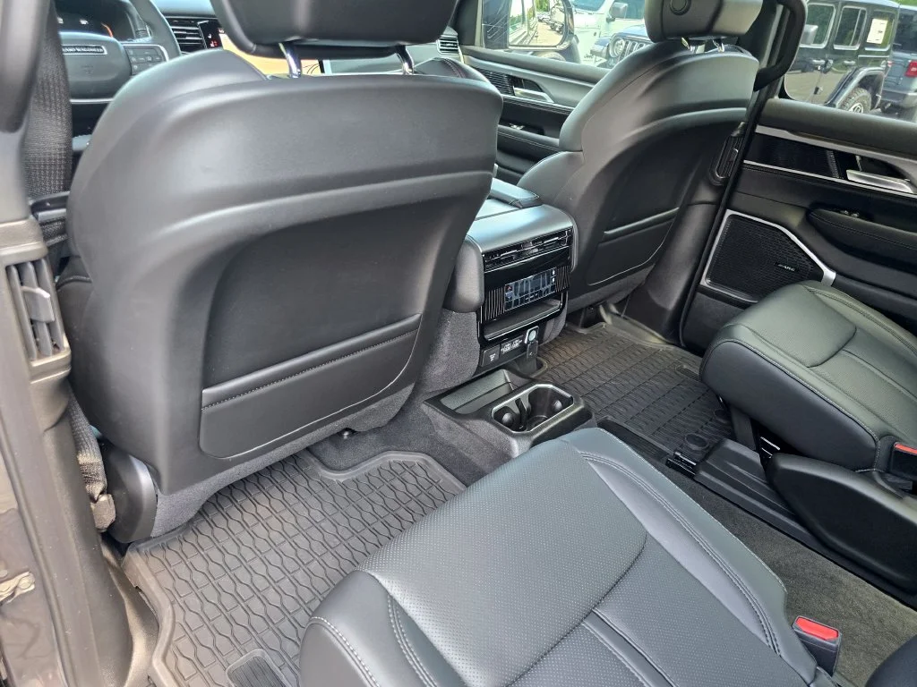 New 2026 Gray Jeep Upland image 25