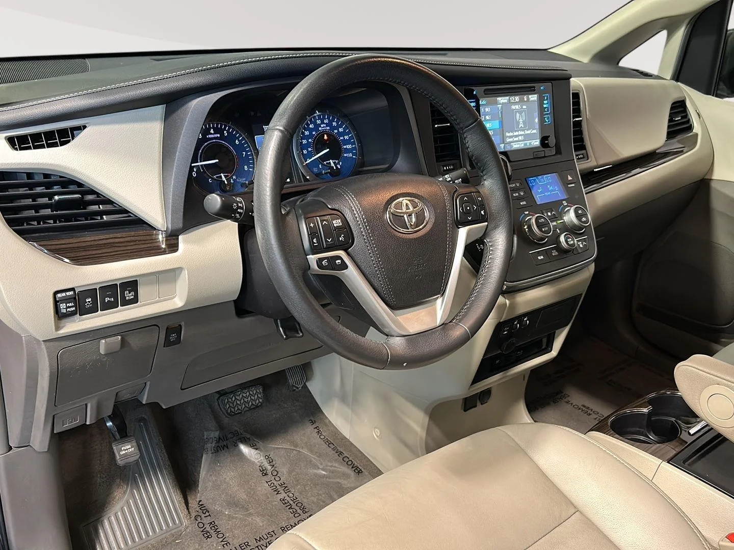 Used 2017 Midnight Black Metallic Toyota XLE Premium image 7