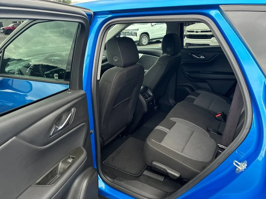 Used 2025 Riptide Blue Metallic Chevrolet 2LT image 39