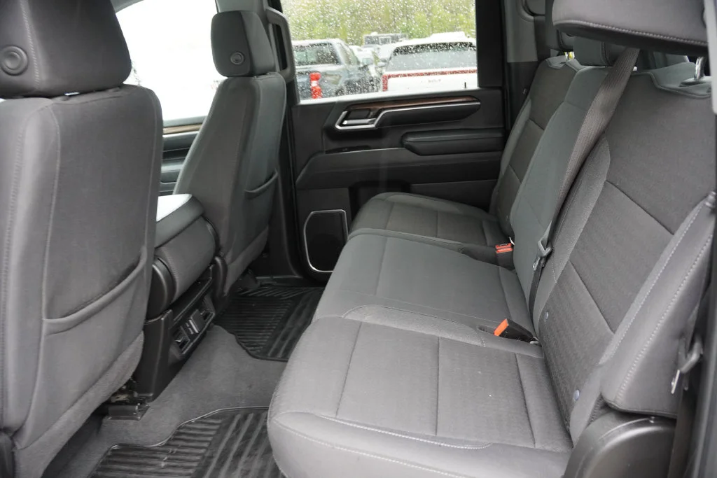 Certified Used 2025 Summit White Chevrolet LT image 18