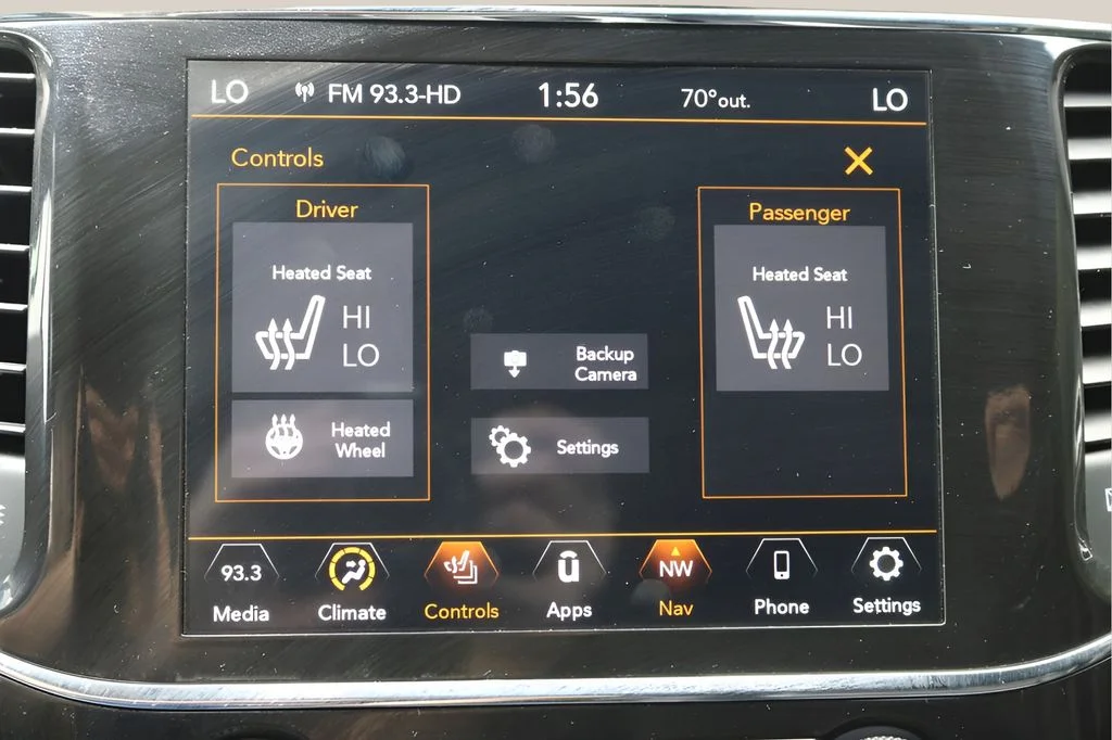 Used 2022 White Jeep Laredo X image 30