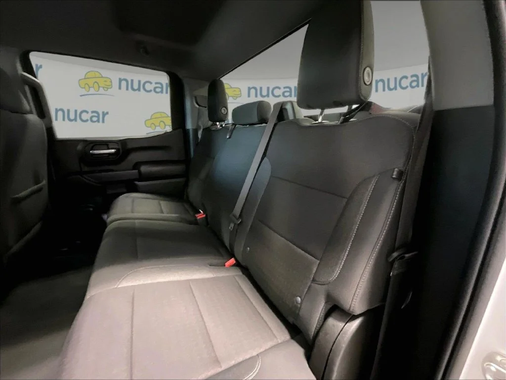 Used 2023 White Chevrolet Custom image 15