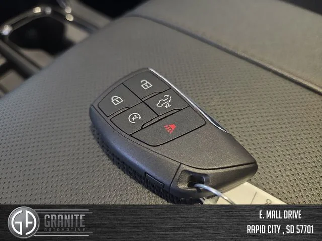 Used 2024 White GMC AT4 image 30