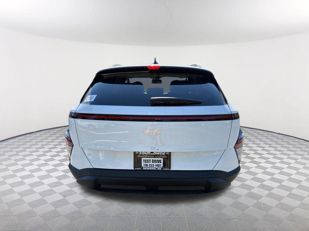 New 2026 White Hyundai SEL Sport FWD image 6