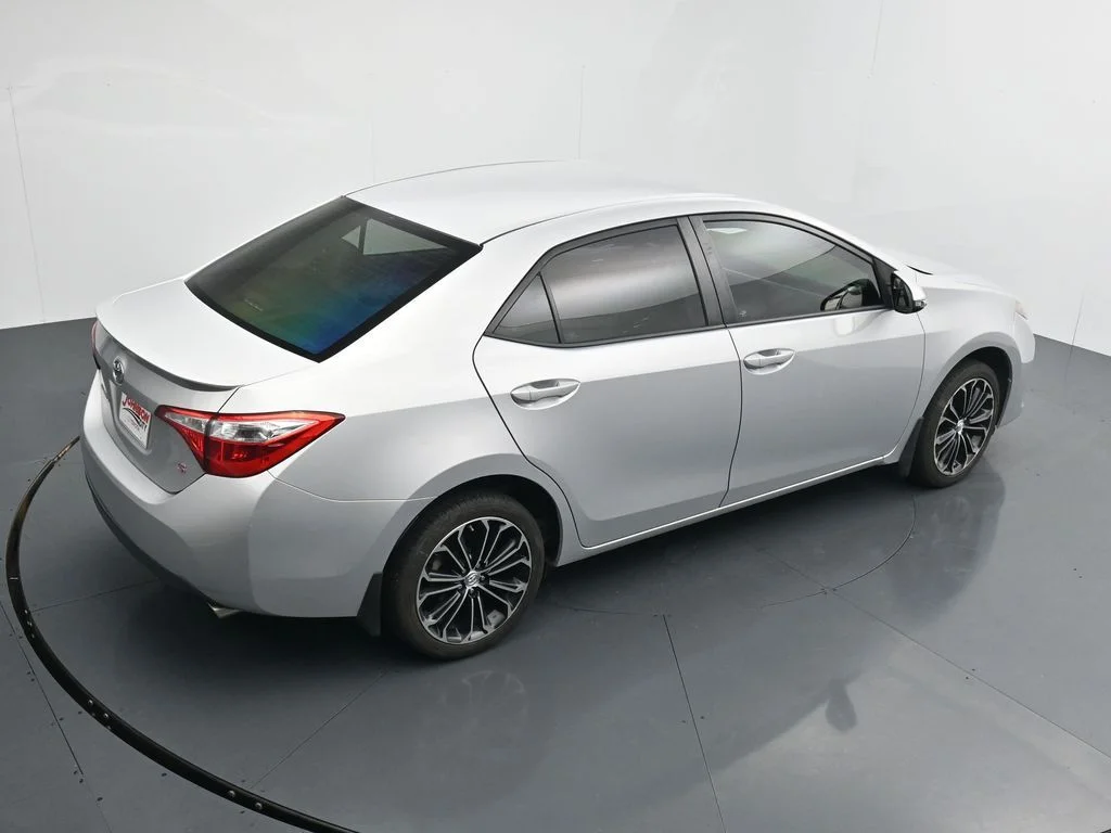 Used 2016  Toyota S Plus image 27
